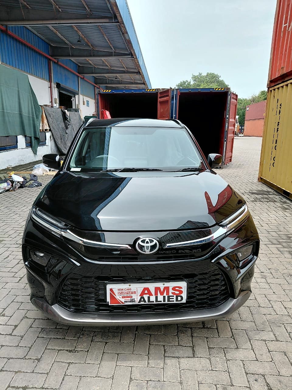 Front close-up (black unit)