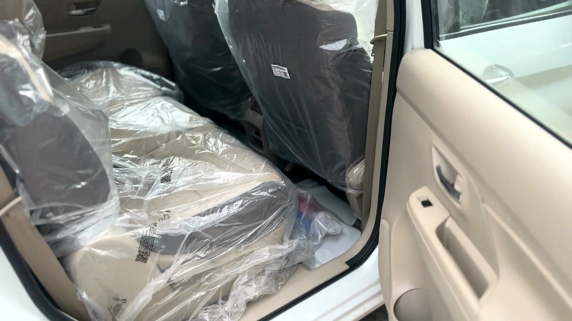 Front seats (factory wrap)